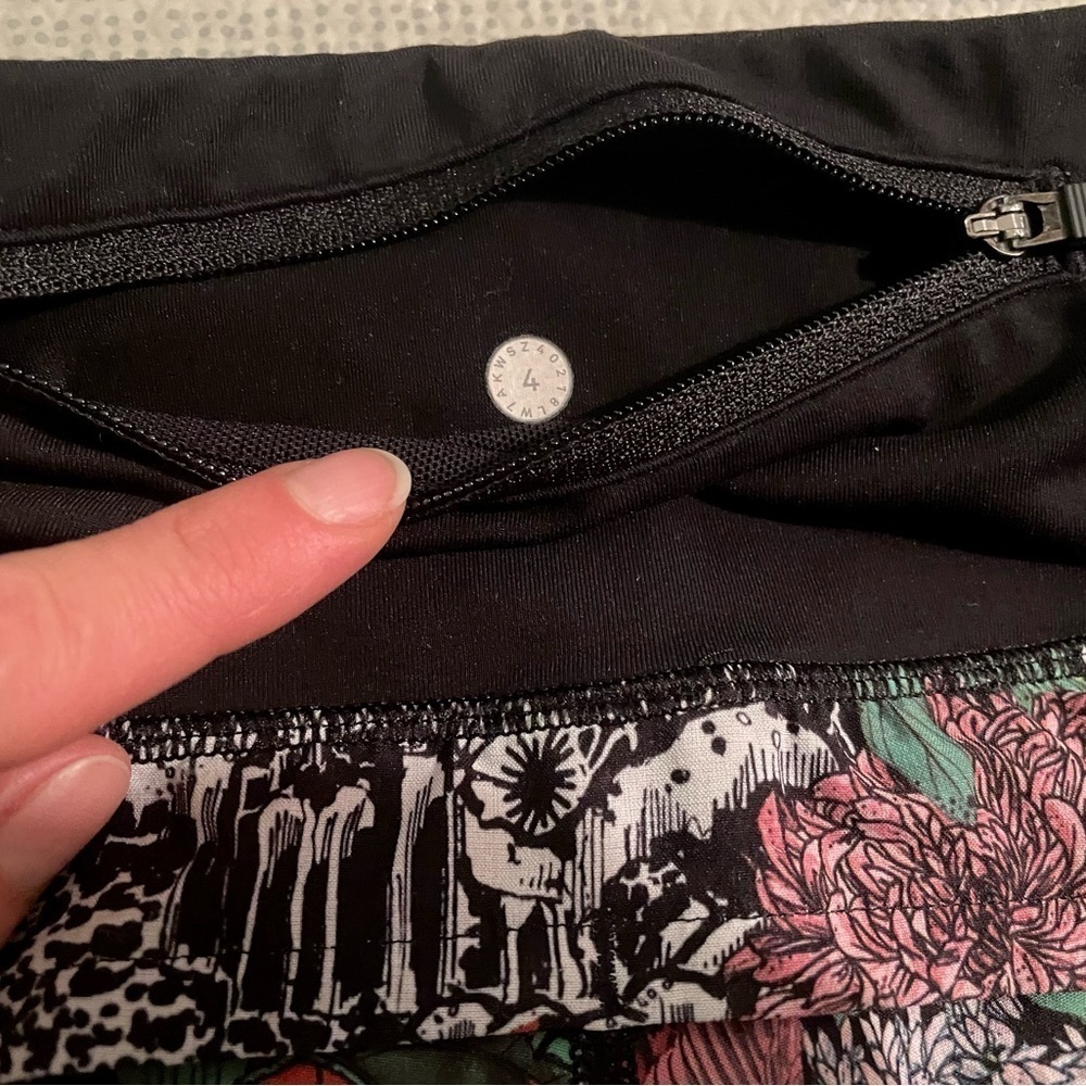 Lululemon Run Times 4" Shorts Zen Garden Size 4 - Picture 12 of 13